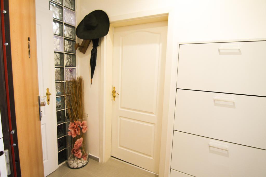 Central Cozy Apartment Praha Bagian luar foto