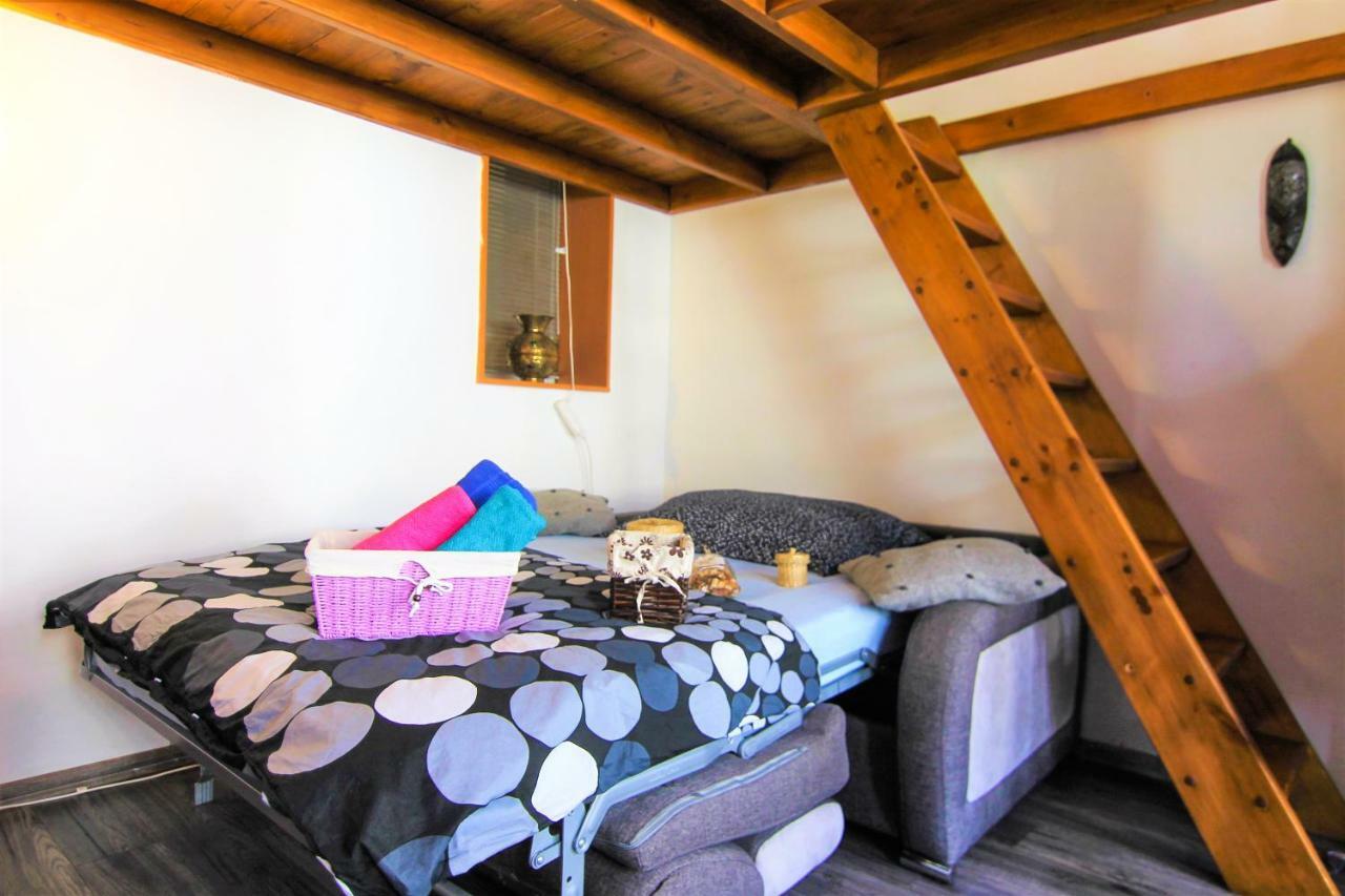 Central Cozy Apartment Praha Bagian luar foto