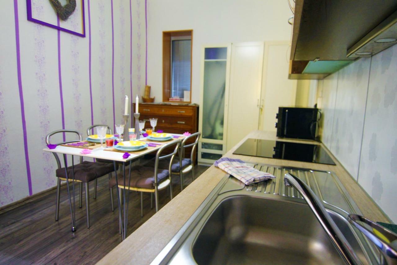 Central Cozy Apartment Praha Bagian luar foto